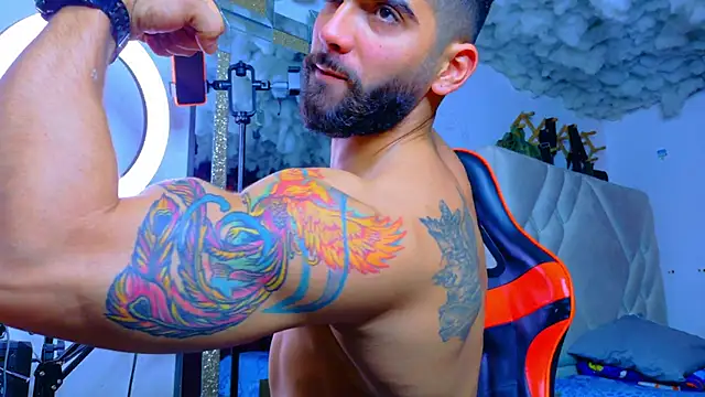 Rich boy01 online show from 18, 4, 2026