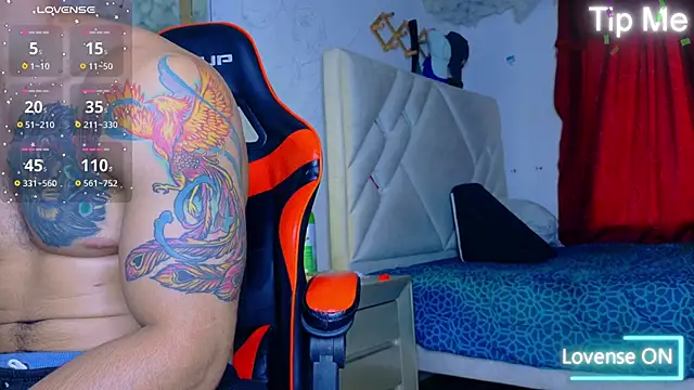 Snapshot of Rich_boy01 chatting on 8, 11, 2025 Rich boy01 online show from 8, 11, 2025