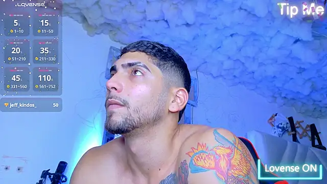 Snapshot of Rich_boy01 chatting on 11, 11, 2025 Rich boy01 online show from 11, 11, 2025