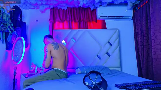 Rich boy01 online show from 28, 5, 2026