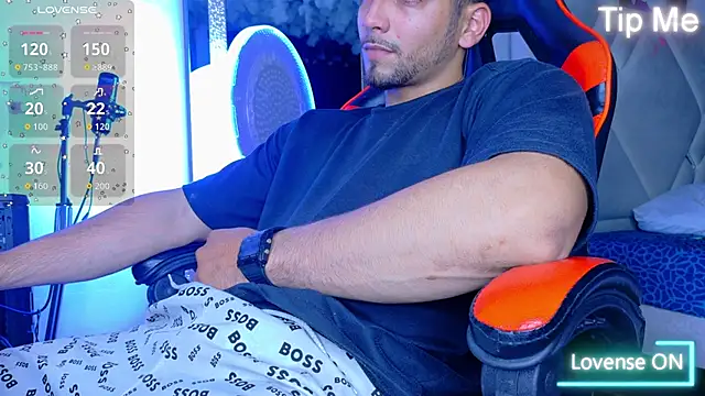 Snapshot of Rich_boy01 chatting on 6, 11, 2025 Rich boy01 online show from 6, 11, 2025