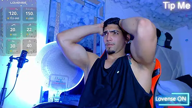 Snapshot of Rich_boy01 chatting on 13, 10, 2025 Rich boy01 online show from 13, 10, 2025