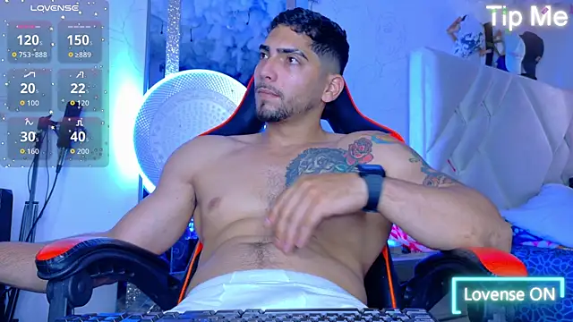 Snapshot of Rich_boy01 chatting on 10, 11, 2025 Rich boy01 online show from 10, 11, 2025