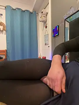 femsissyash online show from 9, 3, 2026