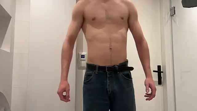 Snapshot of hornytim2508 chatting on 5, 12, 2025 hornytim2508 online show from 5, 12, 2025