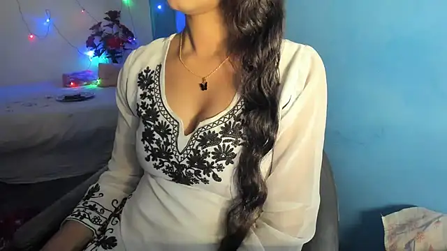 Snapshot of aarjulove chatting on 24, 10, 2025 aarjulove online show from 24, 10, 2025