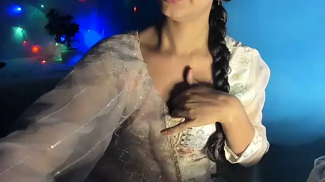 Snapshot of aarjulove chatting on 28, 10, 2025 aarjulove online show from 28, 10, 2025