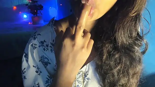 Snapshot of aarjulove chatting on 27, 10, 2025 aarjulove online show from 27, 10, 2025