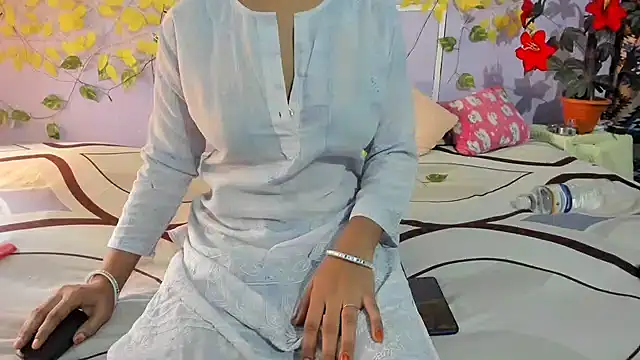 Snapshot of aarjulove chatting on 16, 6, 2026 aarjulove online show from 16, 6, 2026