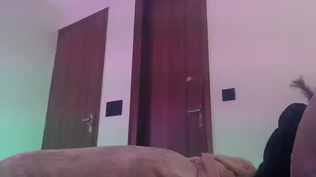 Snapshot of chhui_mui chatting on 3, 6, 2026 chhui mui online show from 3, 6, 2026