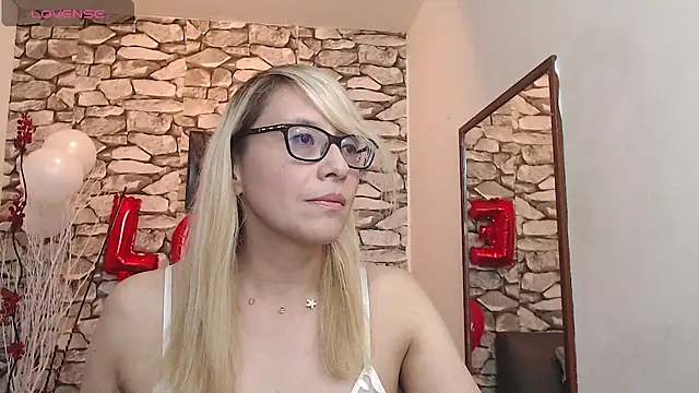 Snapshot of JessicaMuse chatting on 17, 2, 2025 JessicaMuse online show from 17, 2, 2025