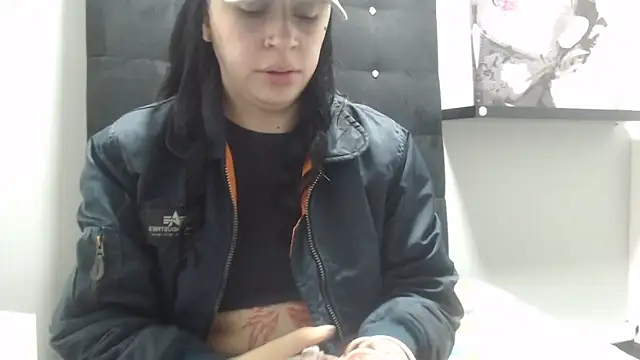 Snapshot of Zowi_Hottiee chatting on 9, 10, 2025 Zowi Hottiee online show from 9, 10, 2025