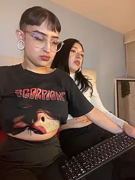 Snapshot of Zowi_Hottiee chatting on 1, 3, 2025 Zowi Hottiee online show from 1, 3, 2025