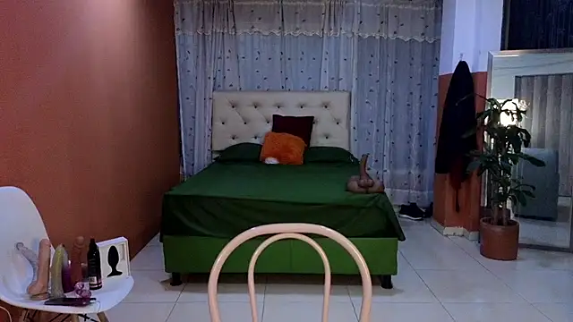 camil milfdream online show from 19, 11, 2025