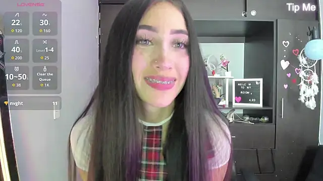 Snapshot of Emilytafur chatting on 7, 10, 2025 Emilytafur online show from 7, 10, 2025