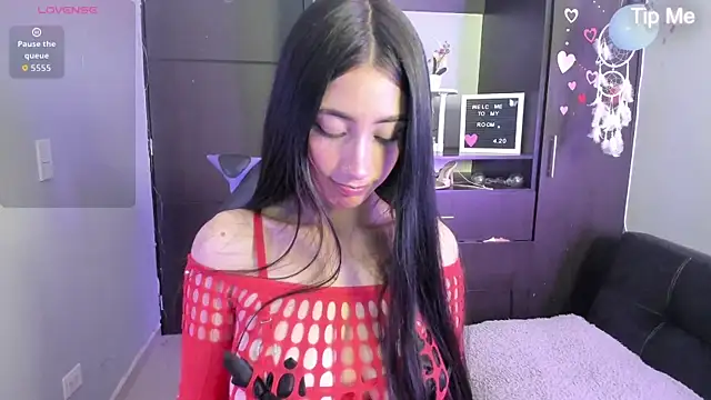 Snapshot of Emilytafur chatting on 9, 10, 2025 Emilytafur online show from 9, 10, 2025