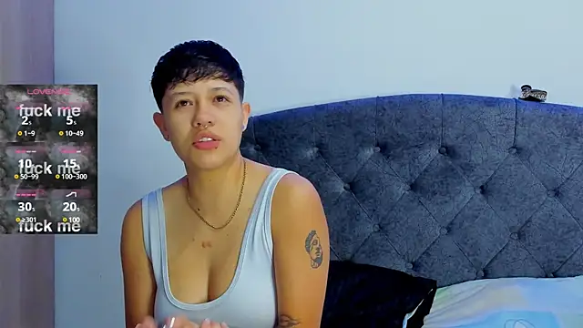 violet casper  online show from 5, 2, 2025