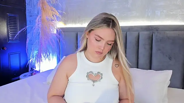 Snapshot of GaiaBaker chatting on 27, 11, 2025 GaiaBaker online show from 27, 11, 2025