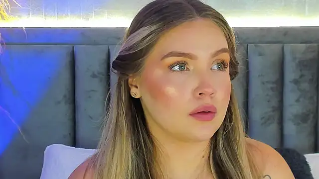 Snapshot of GaiaBaker chatting on 18, 10, 2025 GaiaBaker online show from 18, 10, 2025