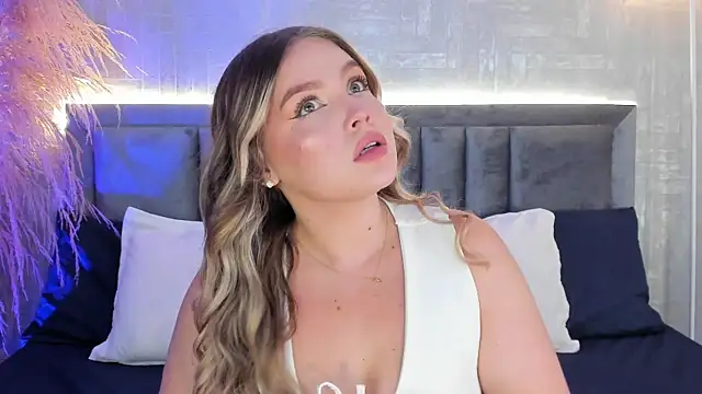 Snapshot of GaiaBaker chatting on 29, 10, 2025 GaiaBaker online show from 29, 10, 2025