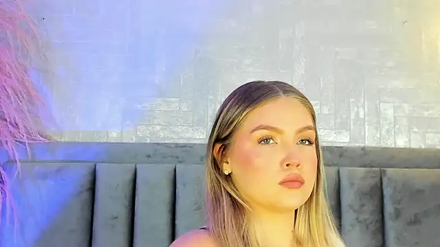 Snapshot of GaiaBaker chatting on 27, 10, 2025 GaiaBaker online show from 27, 10, 2025