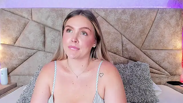 Snapshot of GaiaBaker chatting on 26, 10, 2025 GaiaBaker online show from 26, 10, 2025