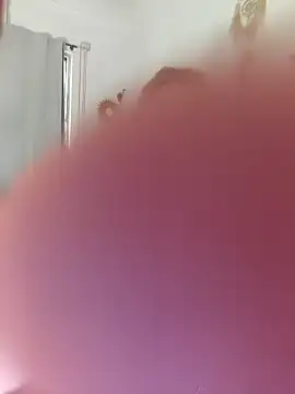 lolavalecuatro online show from 28, 11, 2025