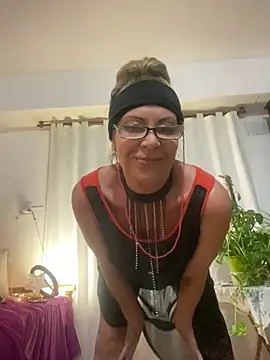 lolavalecuatro online show from 19, 1, 2025