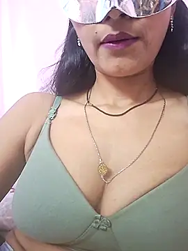 Snapshot of Nandinip2706 chatting on 3, 6, 2026 Nandinip2706 online show from 3, 6, 2026