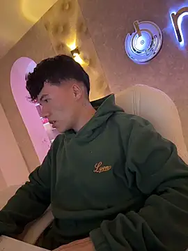 Logan smith1 online show from 19, 12, 2025