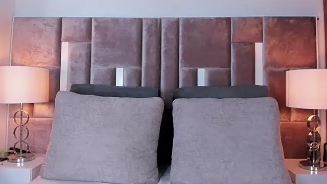 Nia Bunny online show from 17, 10, 2025