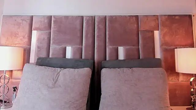 Nia Bunny online show from 19, 10, 2025