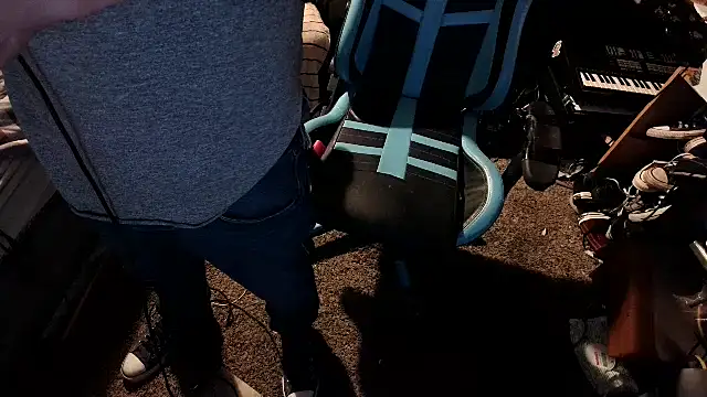 Snapshot of deadpi chatting on 11, 3, 2025 deadpi online show from 11, 3, 2025