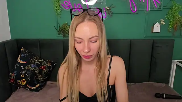 Diana Garrett online show from 9, 10, 2025