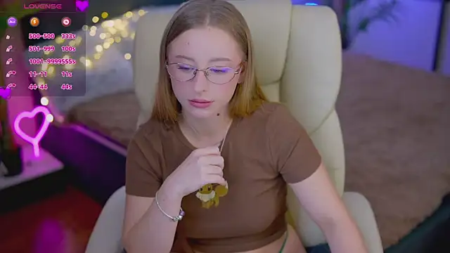 SilverrMoon online show from 21, 10, 2025