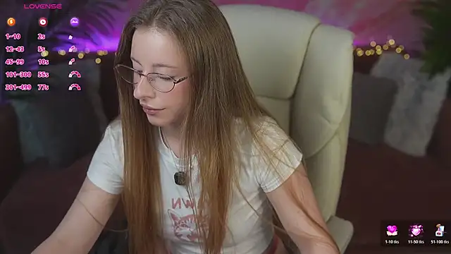 SilverrMoon online show from 10, 4, 2026