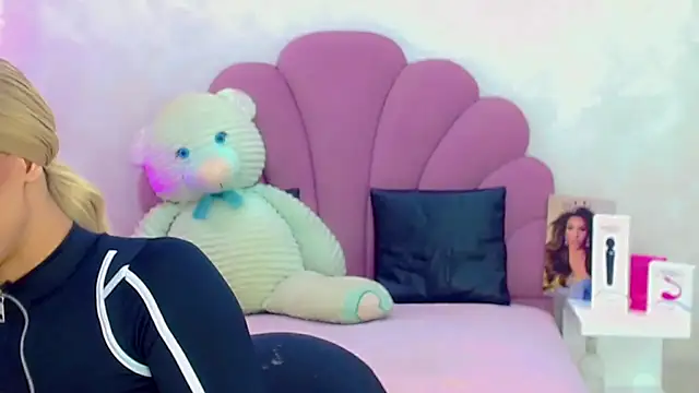 briana sex32 online show from 22, 3, 2026