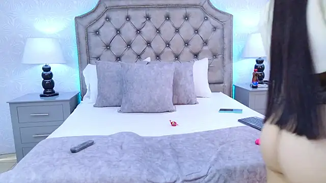 MadissonBacker online show from 26, 11, 2025