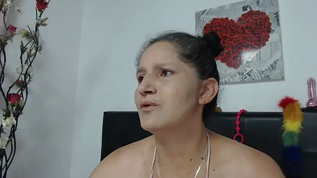 Snapshot of Angelinna_Milf chatting on 23, 1, 2025 Angelinna Milf online show from 23, 1, 2025
