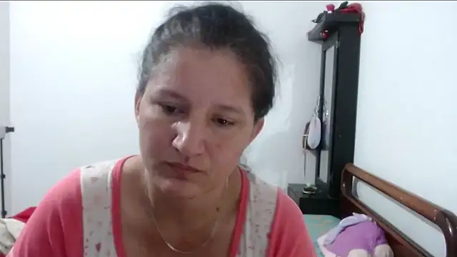 Snapshot of Angelinna_Milf chatting on 12, 9, 2025 Angelinna Milf online show from 12, 9, 2025