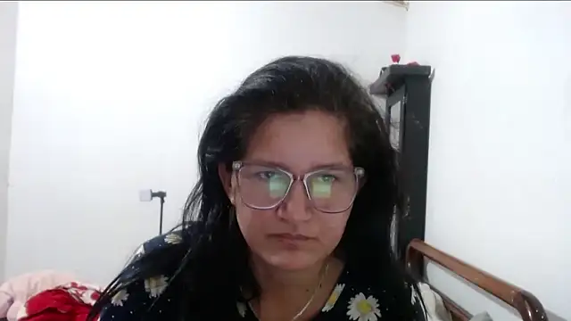 Snapshot of Angelinna_Milf chatting on 18, 9, 2025 Angelinna Milf online show from 18, 9, 2025