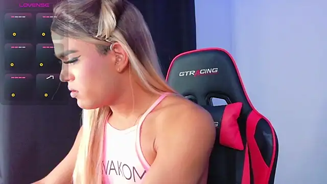 Snapshot of AllisonsweetZ chatting on 8, 11, 2025 AllisonsweetZ online show from 8, 11, 2025