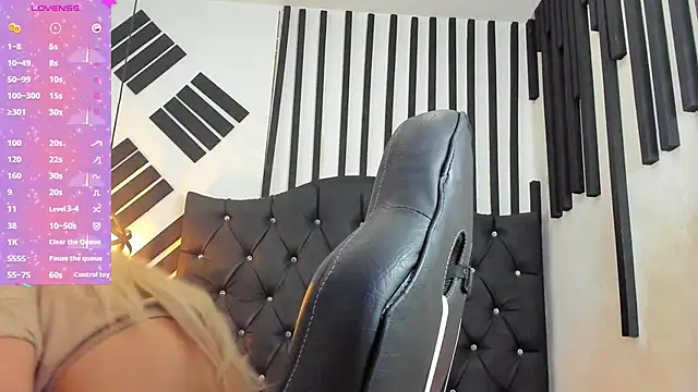AllisonsweetZ online show from 5, 2, 2025