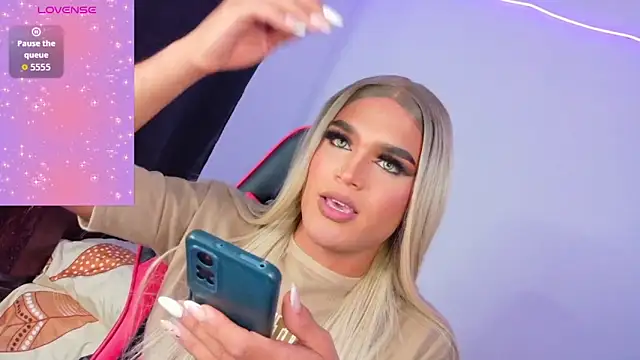 Snapshot of AllisonsweetZ chatting on 25, 11, 2025 AllisonsweetZ online show from 25, 11, 2025