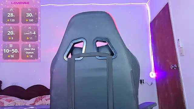 Snapshot of AllisonsweetZ chatting on 16, 10, 2025 AllisonsweetZ online show from 16, 10, 2025