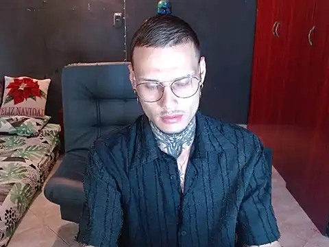 Snapshot of fucking_sinner chatting on 16, 12, 2025 fucking sinner online show from 16, 12, 2025