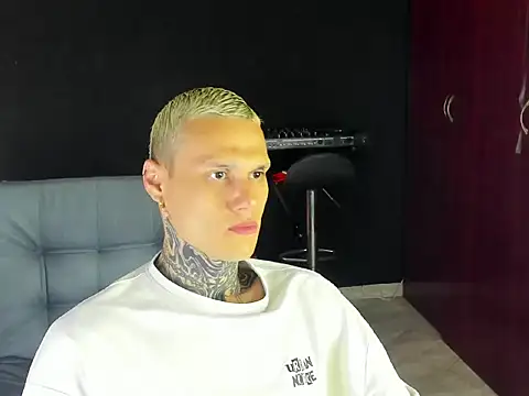 Snapshot of fucking_sinner chatting on 29, 3, 2026 fucking sinner online show from 29, 3, 2026