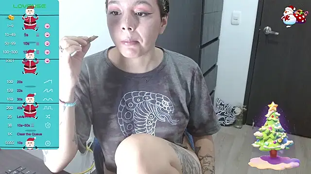 TRIXIE TANG28 online show from 30, 12, 2024