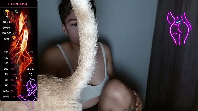 TRIXIE TANG28 online show from 22, 2, 2025