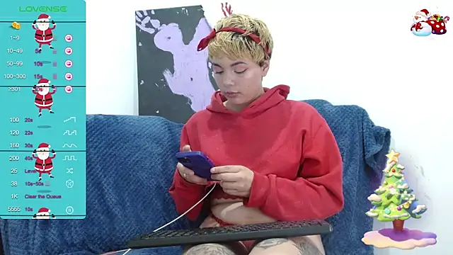 TRIXIE TANG28 online show from 21, 12, 2024